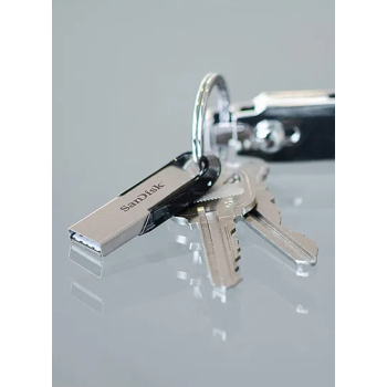 Ultra Flair USB 3.0 Flash Drive 150MBs read 512 GB