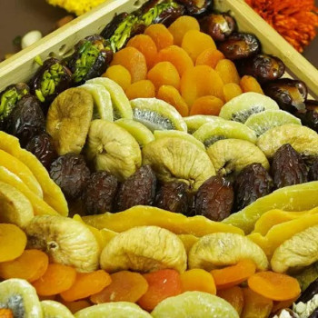 Dried n Dry Fruit Tray with Dates