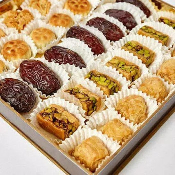 Premium Arabic Sweets Box