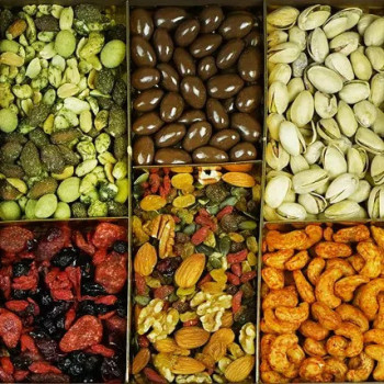 Dry Fruits and Berry Box