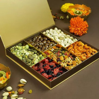 Dry Fruits and Berry Box