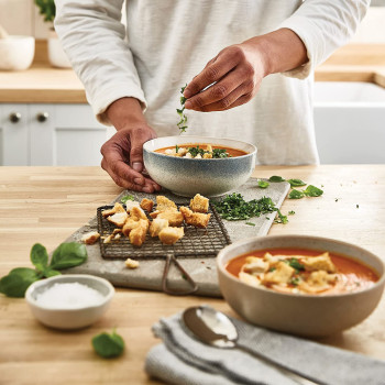 Kenwood 20L Microwave Oven with 5 Power Levels, Defrost Function, 35 Minutes Timer 700W MWM20.000BK Black