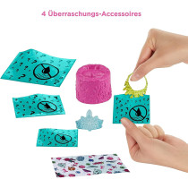 Barbie Color Reveal Pet Set in Shell-Shaped Case with 5 Surprises GTP74