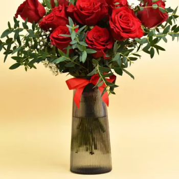 FNP 12 Red Roses in Premium Vase