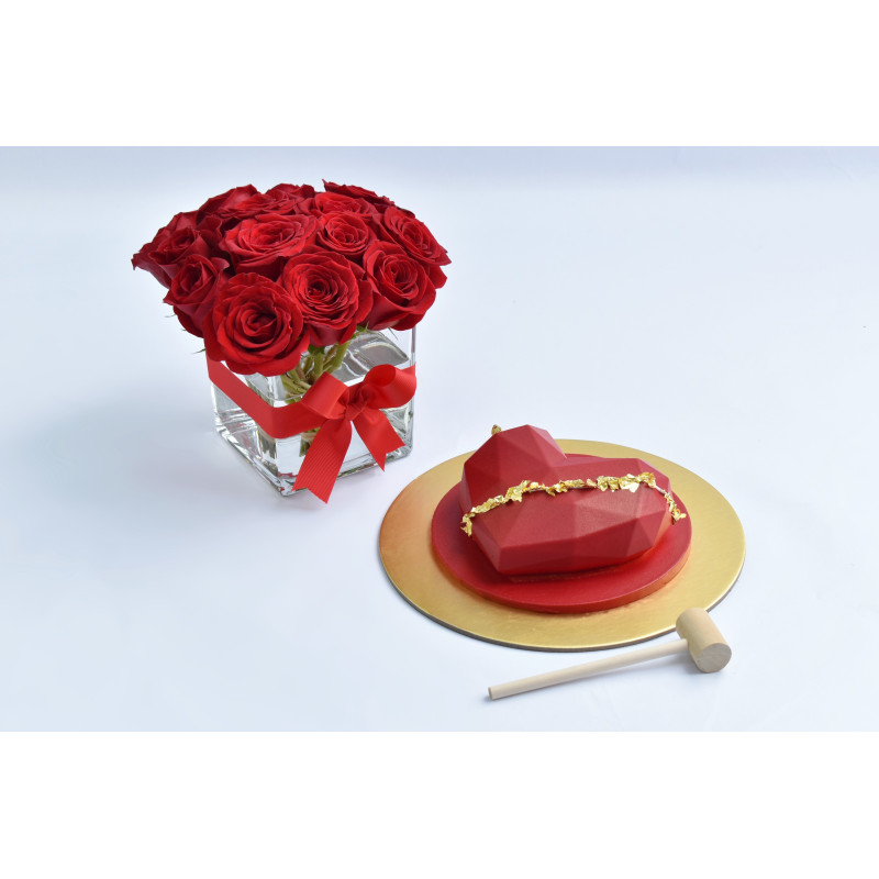 FNP Pinta Chocolate with 15 Roses in vase