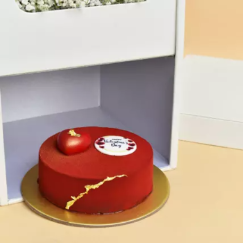 Flowers and Cake Box With Love