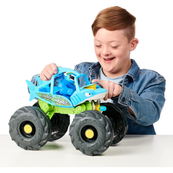 Heroes of Goo Jit Zu "Stretch and Strike Thrash Mobile! Vehicle with Missile Launcher and Stretchy, Goo Filled Exclusive Race Suit Thrash.