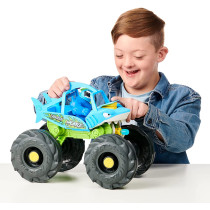 Heroes of Goo Jit Zu "Stretch and Strike Thrash Mobile! Vehicle with Missile Launcher and Stretchy, Goo Filled Exclusive Race Suit Thrash.