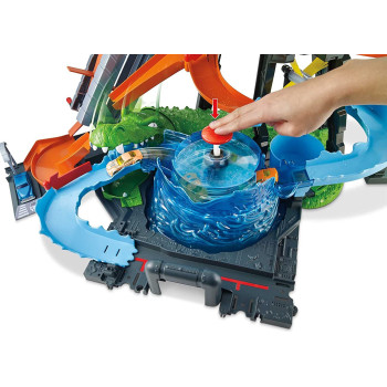 Hot Wheels Color Shifters Ultimate Gator Car Wash Playset, Car Wash and Giant Gator FTB67