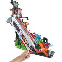 Hot Wheels Color Shifters Ultimate Gator Car Wash Playset, Car Wash and Giant Gator FTB67