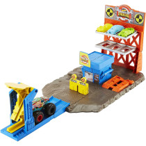 Hot Wheels Monster Trucks Blast Station Playset with HW Demo Derby & Crushable Cars