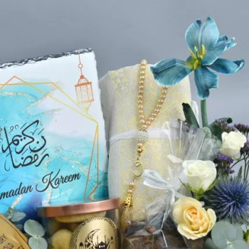 fnp Ramadan Kareem Blue Hamper