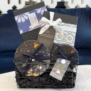 fnp By The Stars Ramadan Favourites Hamper