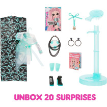 L.O.L. Surprise! 579793EUc Lol Surprise Omg Sports Fashion Doll Kicks Babe-Football Super Star Includes 20 Surprises & Accessories-Collectable-Suitable For Kids From 4 Years