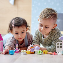 LEGO 10942 DUPLO Disney Minnie's House and Cafe Dollhouse with Minnie Mouse and Daisy Duck, Building Toy for Toddlers 2+ Years Old, New 2021