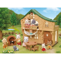 Sylvanian Families Lakeside Lodge Playset, Multicolor