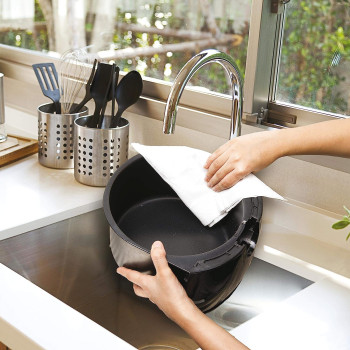 BLACK&DECKER Digital Air Fryer, 1500W, 4L/1.2kg, 360Degree Hot Air Convection Technology, Temperature & Time Controller, Touch Digital Display, Frying Grilling, Roasting & Baking, 2 years warranty, A400-B5