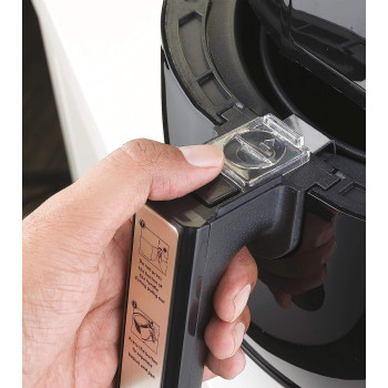 BLACK&DECKER Digital Air Fryer, 1500W, 4L/1.2kg, 360Degree Hot Air Convection Technology, Temperature & Time Controller, Touch Digital Display, Frying Grilling, Roasting & Baking, 2 years warranty, A400-B5