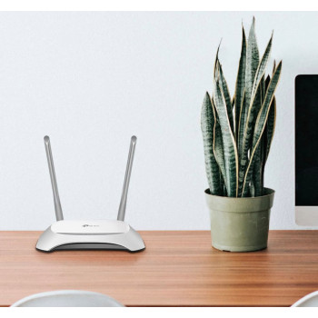 TP-Link N300 Wireless Wi-Fi Router with Internal Antenna (TL-WR840N)