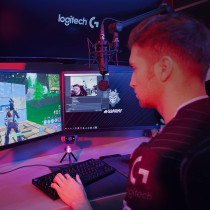 Logitech C922 Pro Stream Webcam, HD 1080p/30fps or HD 720p/60fps Hyperfast Streaming, Stereo Audio, HD light correction, Autofocus, For YouTube, Twitch, XSplit, PC/Mac/Laptop/Macbook/Tablet - Black