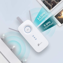 TP-Link AC1750 Universal Dual Band Range Extender, Broadband/Wi-Fi Extender, Wi-Fi Booster/Hotspot with 1 Gigabit Port and 3 External Antennas, Built-in Access Point Mode, UK Plug (RE450)