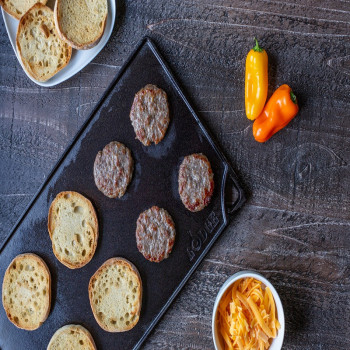 Lodge 42.55 X 24.13 Cm / 16.75 X 9.5 Inch Pre-Seasoned Cast Iron Rectangular Reversible Grill/Griddle, Black