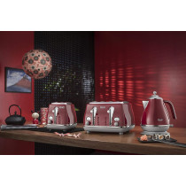 De'Longhi Icona Capitals Red Vintage Style 4 Slice Toaster, 6 Browning Levels, 4 Extra Wide Bread Slots, Defrost and Reheat Functions, Removable Crumb Tray, CTOC4003R