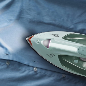 ELECTROLUX Steam Iron 2300W Max Power, Portable Clothing Iron, Ceramic Soleplate, Auto Shut Off, 1 Year Warranty, Linen Green, E7SI1-82LG