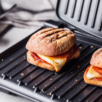 Russell Hobbs Georgie Foreman 7 Portion Health Grill, 1850W, Red - 25050GCC, 1 Year Warranty