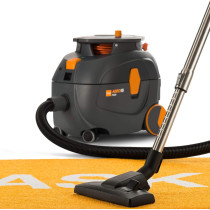 Taski Aspirateur Aero 15 Plus, 585 W, Noir/Orange