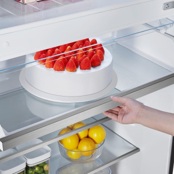 Hisense 729 Liter Refrigerator Double Door With Ice Maker Inverter Compressor Silver Model RT729N4WSU, Min 1 Year Manufacturer Warranty