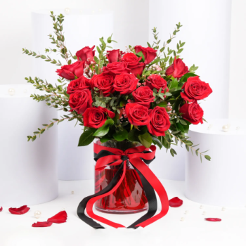 fnp Passionate 18 Roses Arrangement