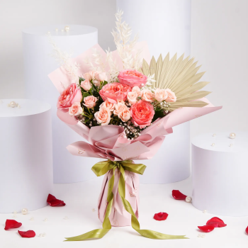 fnp Cuddles of Love Roses Bouquet