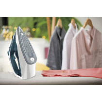 Tefal Express Steam 270 ml Steam Iron, 2400 Watts, Blue Boreal, With A True Ceramic Soleplate Cerilium/Plastic, FV2831M0