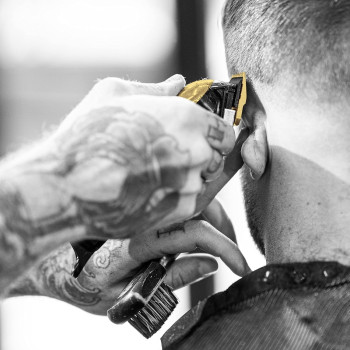 Wahl Professional 5 Star Gold Cordless Magic Clip Hair Clipper With 100+ Minute Run Time For Professional Barbers And Stylists - Model 8148-700