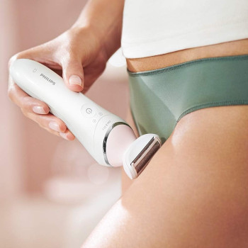 Philips Epilator Series 8000, Wet And Dry Cordless Hair Removal For Legs And Body With 5 Accessories, Shaving Head And Trimming Comb, 3 Pin, Bre71001