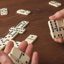 Graphitos 28-Piece Double 6 Colour Dot Domino Game Set