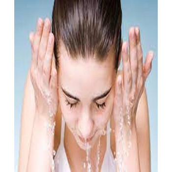 Olay Natural Aura Cleansing Face Wash 100 ml