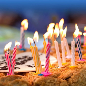 Goldedge 24-Piece Candles With Cake Stand Set 4Grams