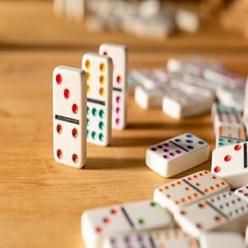Pack Of 28 Dominoes Set With Tin Case