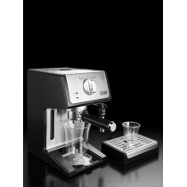 DeLonghi Traditional Barista Pump Espresso Machine, Coffee And Cappuccino Maker, Black, ECP35.31, 1 Year Warranty