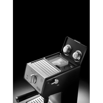 DeLonghi Traditional Barista Pump Espresso Machine, Coffee And Cappuccino Maker, Black, ECP35.31, 1 Year Warranty
