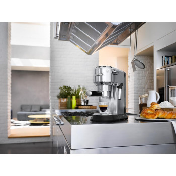 DeLonghi Dedica Pump Espresso Manual Coffee Machine Cappuccino/Latte Macchiato With Milk Frother Thermo Block Heating System For Accurate Temperature, EC685.M, Metal, 1 Year Warranty