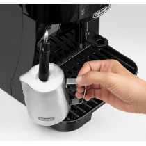 De Longhi Magnifica S Automatic Coffee Machine, Bean To Cup Espresso Machine With 5 One Touch Recipes, Black, ECAM12.121.B, 1 Year Warranty