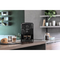 De Longhi Magnifica S Automatic Coffee Machine, Bean To Cup Espresso Machine With 5 One Touch Recipes, Black, ECAM12.121.B, 1 Year Warranty