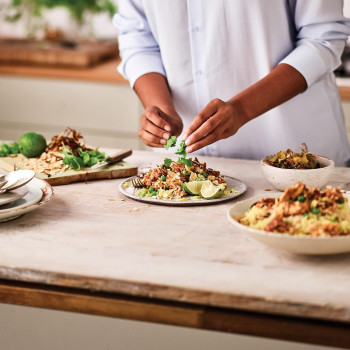 Kenwood 42L Microwave Oven With Grill, Digital Display, 5 Power Levels, Defrost Function, Stainless Steel, Auto Menu, 99 Minutes Timer, Clock Function 1100W, Black/Silver, â€ŽMWM42.000BK, 1 Year Warranty