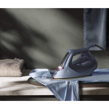 Electrolux Steam Iron 2800W Max Power, Portable Clothing Iron, Ceramic Soleplate, Auto Shut Off, Dark Grey, E8SI1-80BM, 1 Year Warranty