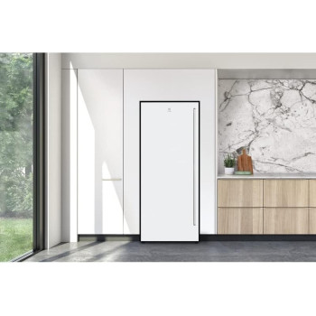 Electrolux 501 Liters Single Door Refrigerator, Nutrifresh Inverter, Total No Frost, Fridge And Freezer With Interor LED Light, White, ERB5004A-W RAE, 1 Year Warranty