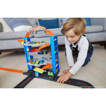 Hot Wheels City Stunt Garage Play Set, Gift Idea For Ages 3 To 8 Years, With Elevator To Upper Levels Gnl70