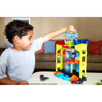 Hot Wheels Stunt Splash Car Wash Playset With One 1:64 Hot Wheels Color Shifter Color Changing Car For Ages 4 Years Old & Up Grw37, Multi Colour